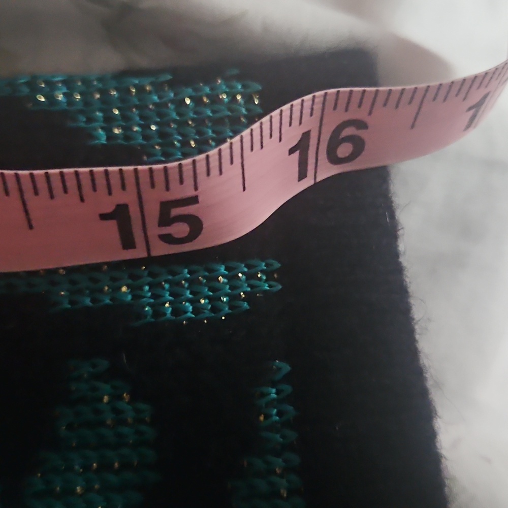 Christian Dior Sweater. - Picture 9 of 9